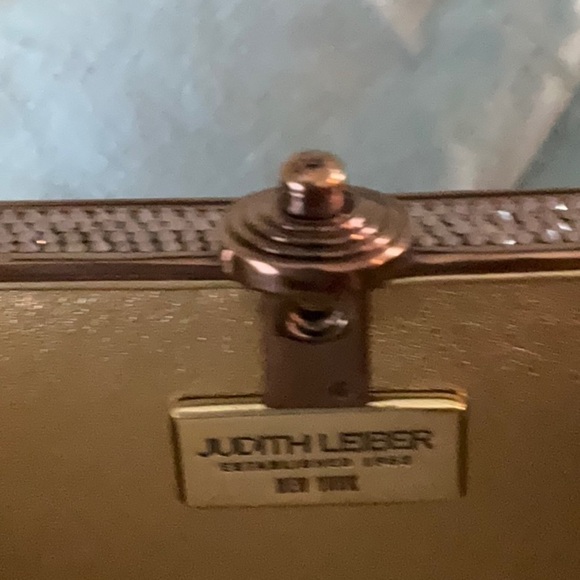 Judith Leiber Stunning Python and Metallic Leather Clutch/Handbag - Picture 15 of 16